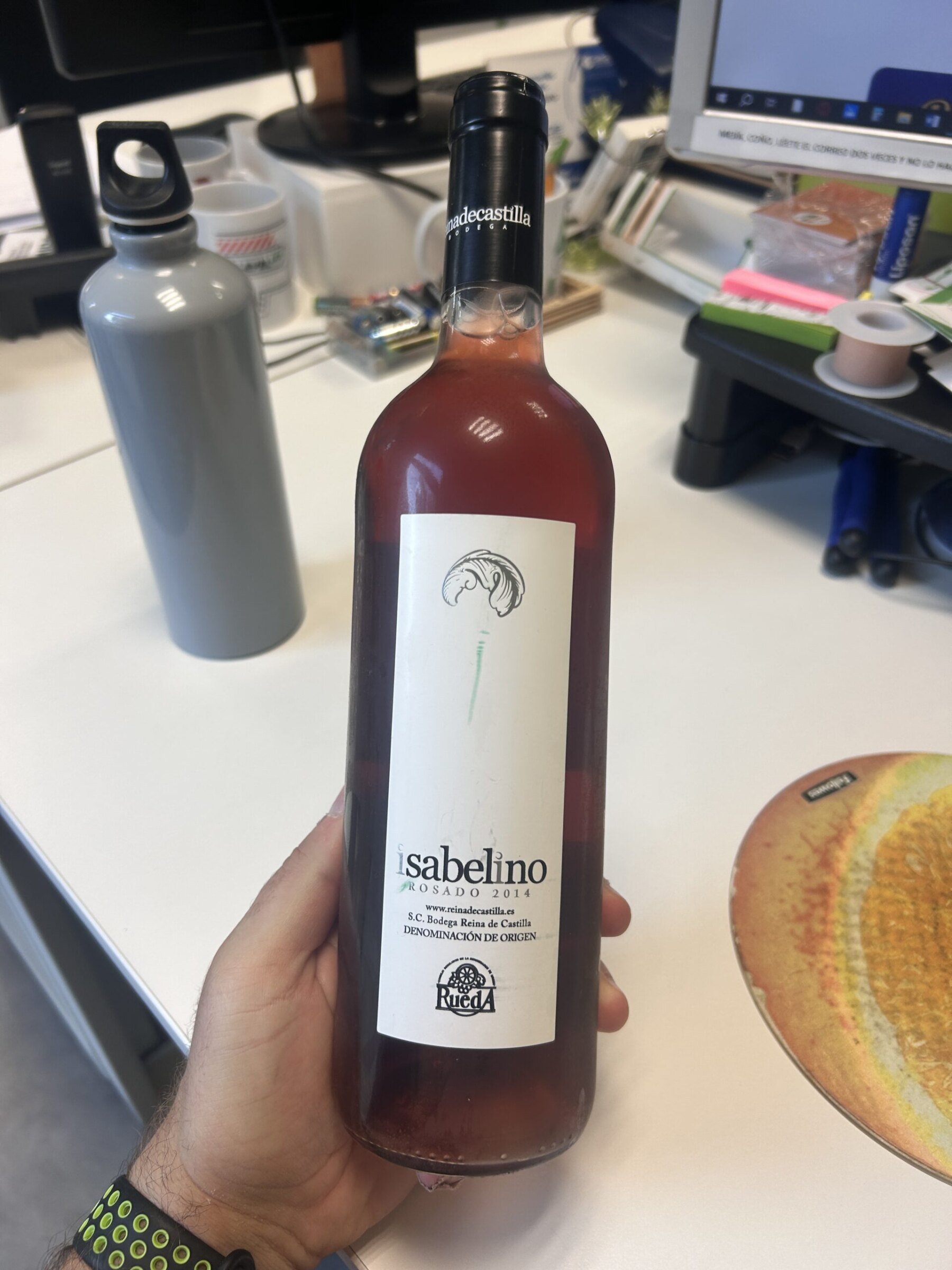 Etiqueta delantera del vino Sabelino